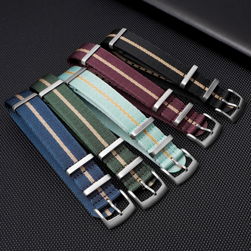 المنسوجة النايلون حزام 18 مللي - مراجعة Canvas Strap Watch وسعره